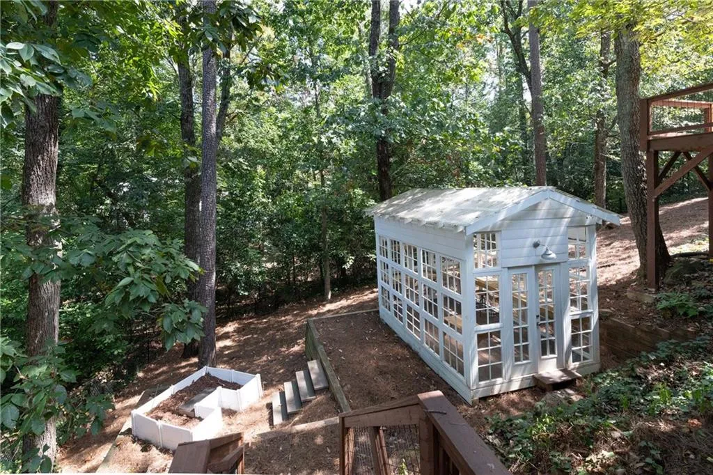 7420 Old Maine Trail, Atlanta, Georgia 30328, 4 Bedrooms Bedrooms, ,4 BathroomsBathrooms,Residential,For Sale,7420 Old Maine Trail,7648122