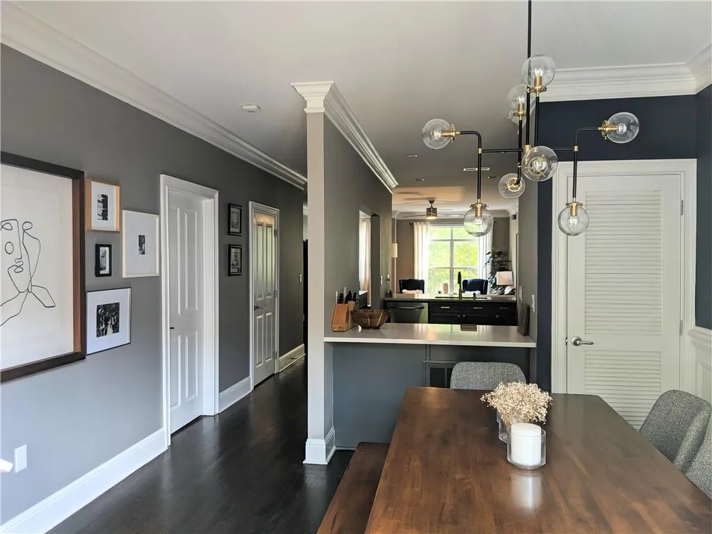 5543 Glenridge Park, Atlanta, Georgia 30342, 3 Bedrooms Bedrooms, ,3 BathroomsBathrooms,Residential,Sold,5543 Glenridge Park,6629064