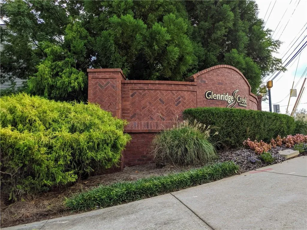 5543 Glenridge Park, Atlanta, Georgia 30342, 3 Bedrooms Bedrooms, ,3 BathroomsBathrooms,Residential,Sold,5543 Glenridge Park,6629064