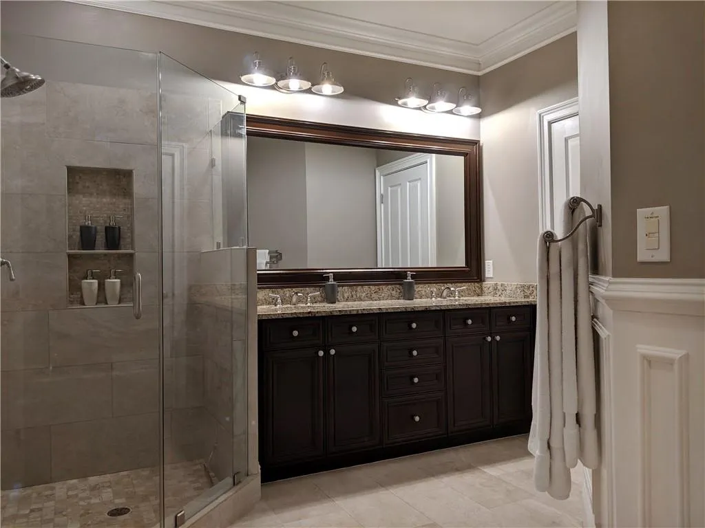 5543 Glenridge Park, Atlanta, Georgia 30342, 3 Bedrooms Bedrooms, ,3 BathroomsBathrooms,Residential,Sold,5543 Glenridge Park,6629064