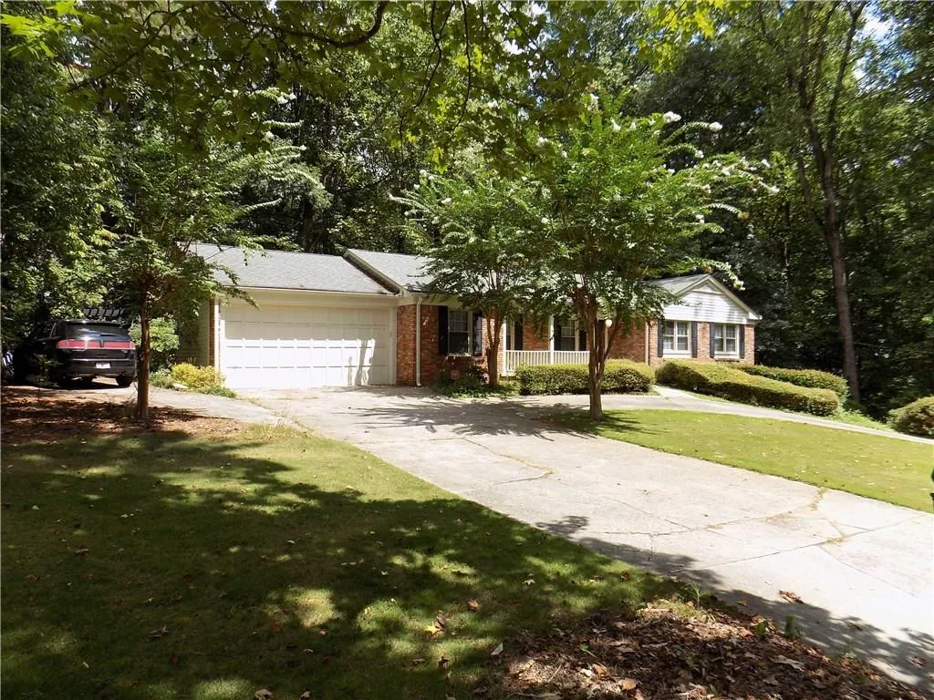 80 Maryeanna Drive, Sandy Springs, Georgia 30342, 4 Bedrooms Bedrooms, ,3 BathroomsBathrooms,Residential,Sold,80 Maryeanna Drive,5733603