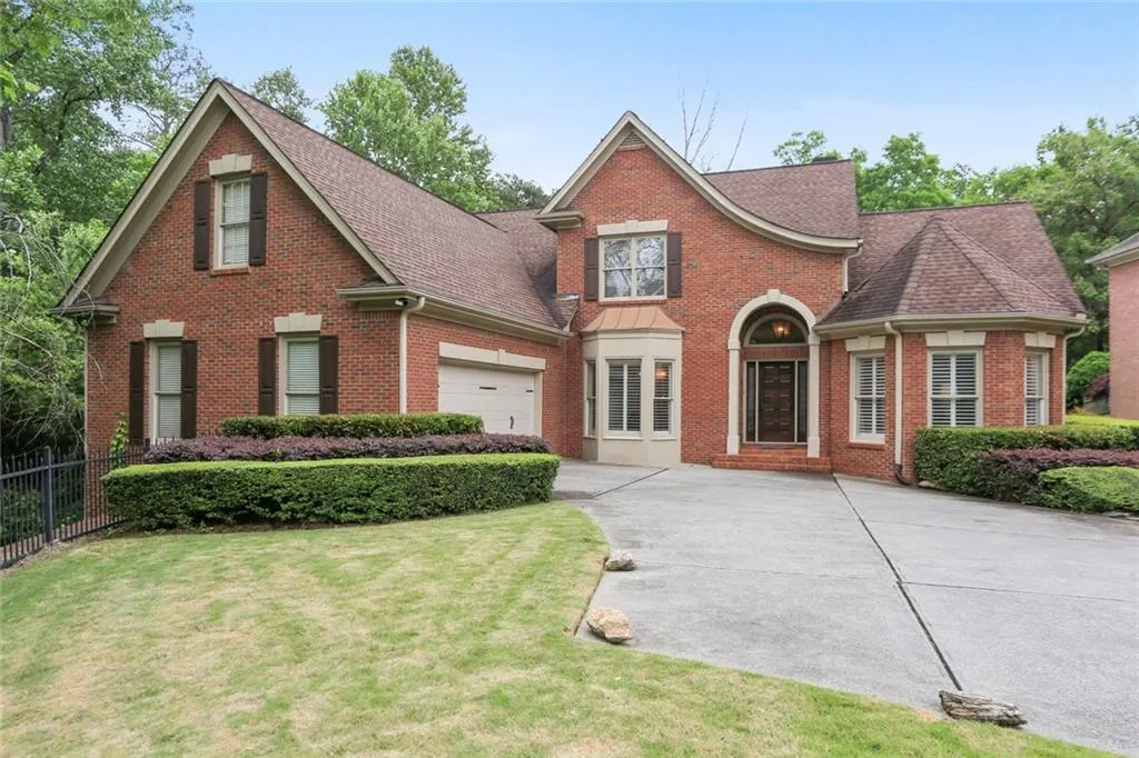 6991 Brandon Mill Road, Sandy Springs, Georgia 30328, 4 Bedrooms Bedrooms, ,3 BathroomsBathrooms,Residential,Sold,6991 Brandon Mill Road,7045437