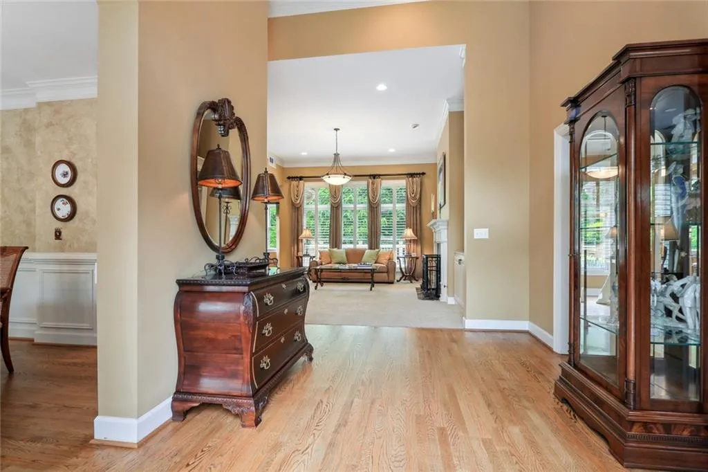 6991 Brandon Mill Road, Sandy Springs, Georgia 30328, 4 Bedrooms Bedrooms, ,3 BathroomsBathrooms,Residential,Sold,6991 Brandon Mill Road,7045437