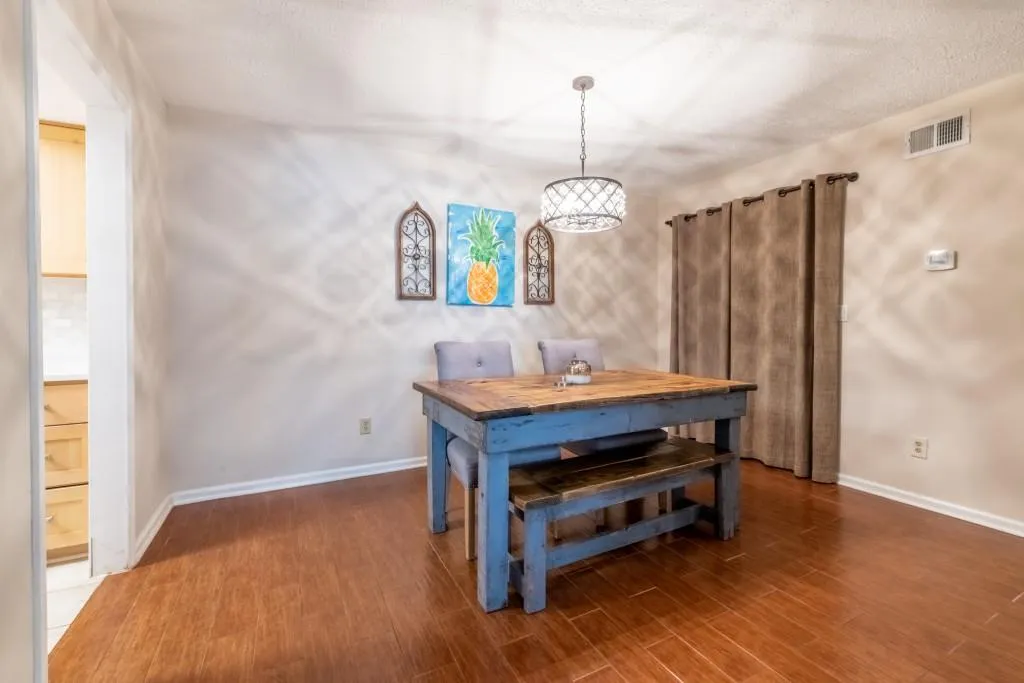 6851 Roswell Road Unit C-1, Atlanta, Georgia 30328, 3 Bedrooms Bedrooms, ,2 BathroomsBathrooms,Residential,Sold,6851 Roswell Road Unit C-1,6981524