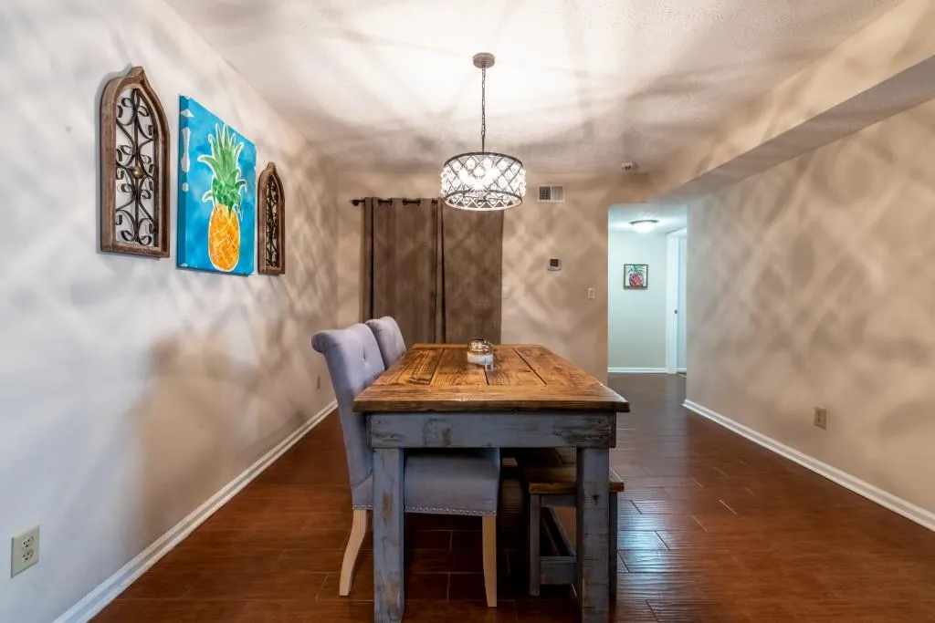 6851 Roswell Road Unit C-1, Atlanta, Georgia 30328, 3 Bedrooms Bedrooms, ,2 BathroomsBathrooms,Residential,Sold,6851 Roswell Road Unit C-1,6981524