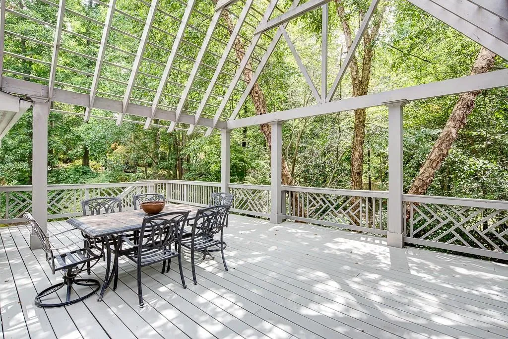900 Marseilles Drive, Atlanta, Georgia 30327, 6 Bedrooms Bedrooms, ,5 BathroomsBathrooms,Residential,Sold,900 Marseilles Drive,5688177
