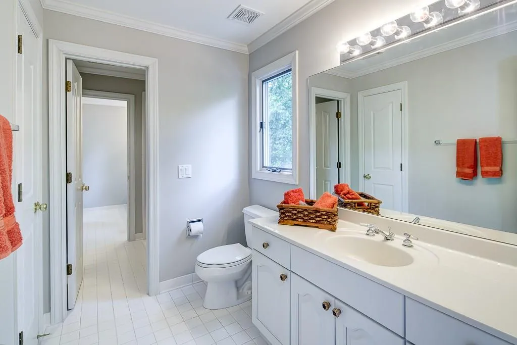 900 Marseilles Drive, Atlanta, Georgia 30327, 6 Bedrooms Bedrooms, ,5 BathroomsBathrooms,Residential,Sold,900 Marseilles Drive,5688177