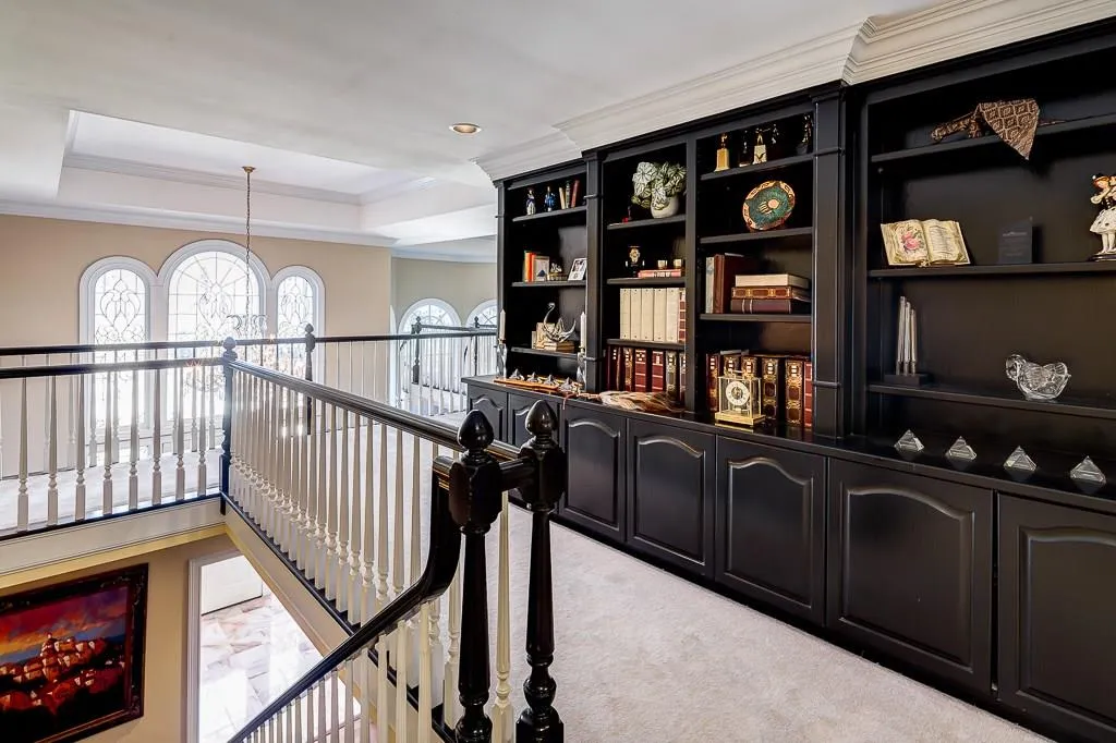 900 Marseilles Drive, Atlanta, Georgia 30327, 6 Bedrooms Bedrooms, ,5 BathroomsBathrooms,Residential,Sold,900 Marseilles Drive,5688177