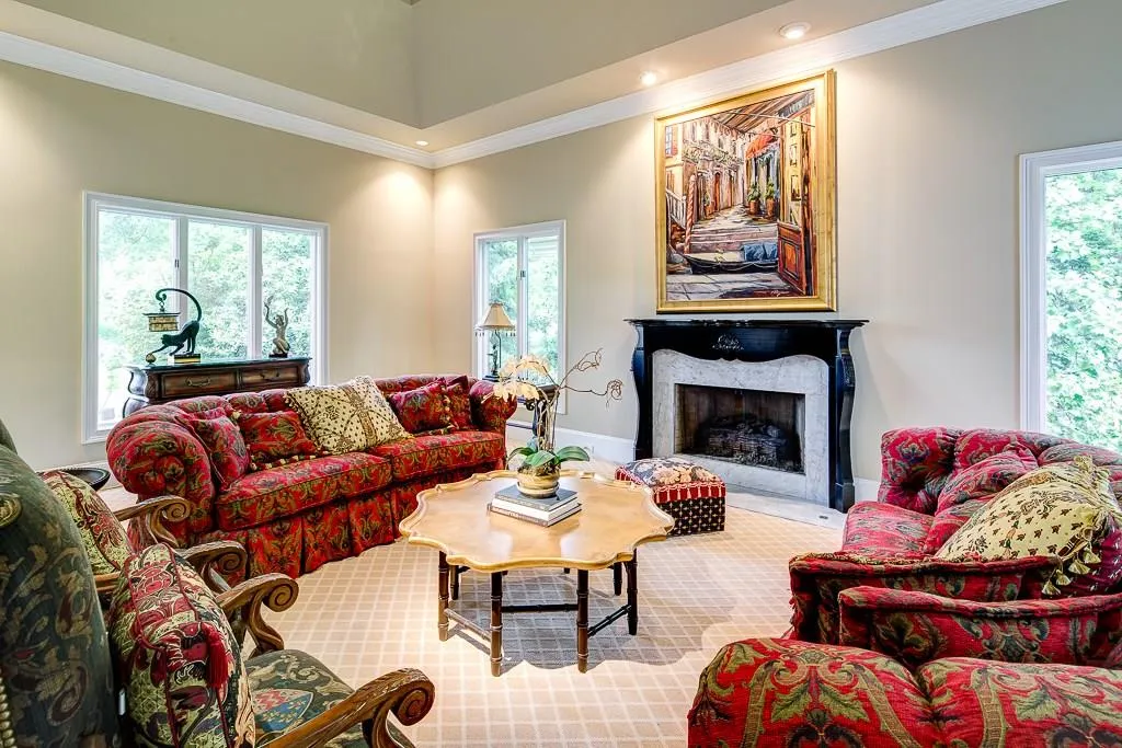 900 Marseilles Drive, Atlanta, Georgia 30327, 6 Bedrooms Bedrooms, ,5 BathroomsBathrooms,Residential,Sold,900 Marseilles Drive,5688177