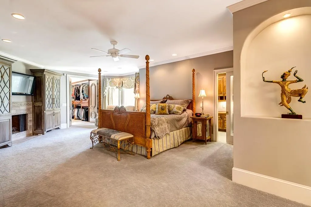 900 Marseilles Drive, Atlanta, Georgia 30327, 6 Bedrooms Bedrooms, ,5 BathroomsBathrooms,Residential,Sold,900 Marseilles Drive,5688177