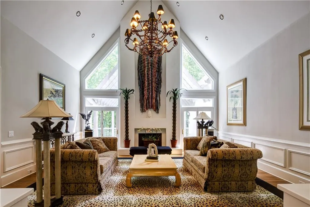 900 Marseilles Drive, Atlanta, Georgia 30327, 6 Bedrooms Bedrooms, ,5 BathroomsBathrooms,Residential,Sold,900 Marseilles Drive,5688177