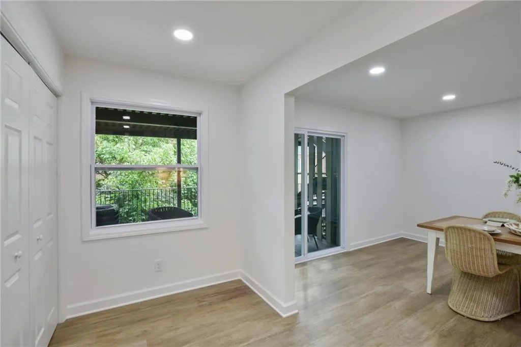 275 Winding River Road Unit C, Atlanta, Georgia 30350, 2 Bedrooms Bedrooms, ,2 BathroomsBathrooms,Residential,Sold,275 Winding River Road Unit C,7416547