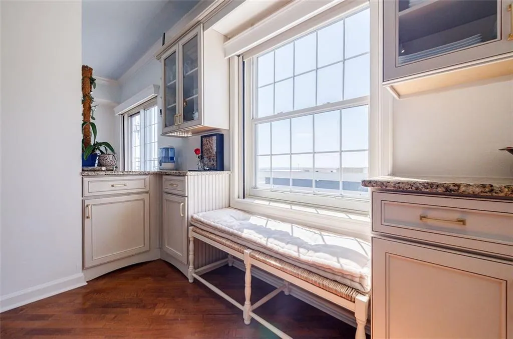 195 14th Street Ne Unit Ph206, Atlanta, Georgia 30309, 2 Bedrooms Bedrooms, ,2 BathroomsBathrooms,Residential,For Sale,195 14th Street Ne Unit Ph206,7553323
