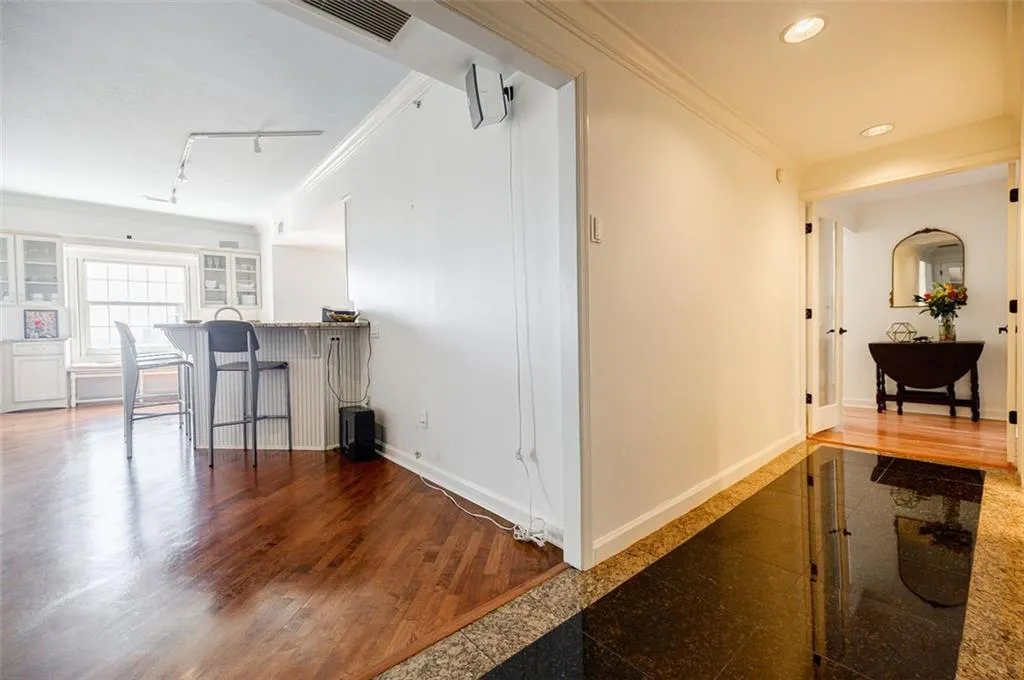195 14th Street Ne Unit Ph206, Atlanta, Georgia 30309, 2 Bedrooms Bedrooms, ,2 BathroomsBathrooms,Residential,For Sale,195 14th Street Ne Unit Ph206,7553323