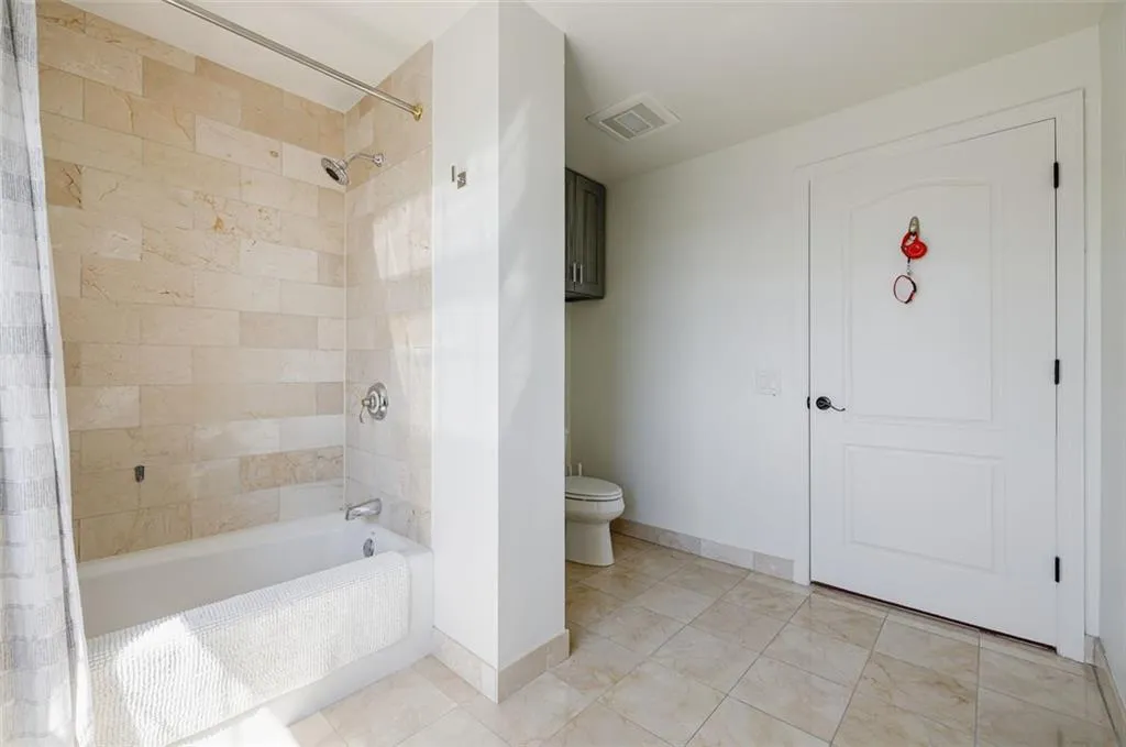 195 14th Street Ne Unit Ph206, Atlanta, Georgia 30309, 2 Bedrooms Bedrooms, ,2 BathroomsBathrooms,Residential,For Sale,195 14th Street Ne Unit Ph206,7553323