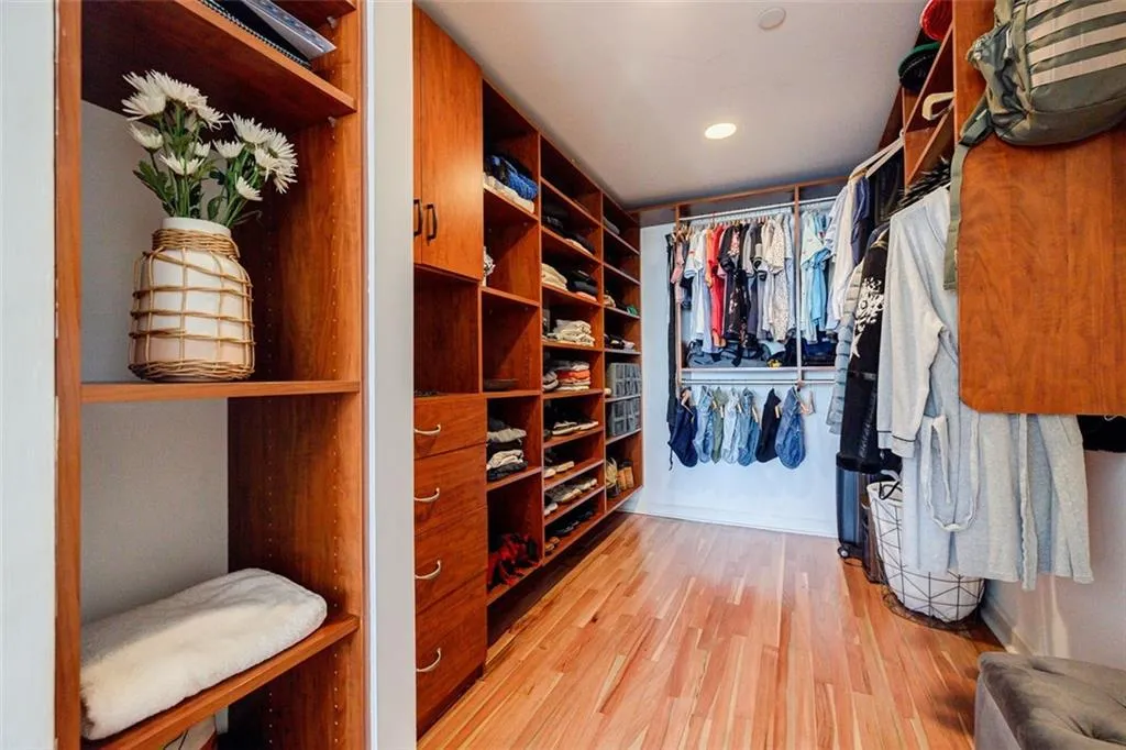 195 14th Street Ne Unit Ph206, Atlanta, Georgia 30309, 2 Bedrooms Bedrooms, ,2 BathroomsBathrooms,Residential,For Sale,195 14th Street Ne Unit Ph206,7553323