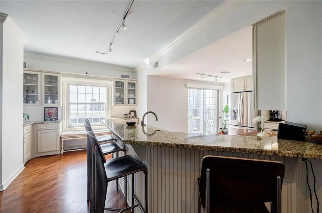 195 14th Street Ne Unit Ph206, Atlanta, Georgia 30309, 2 Bedrooms Bedrooms, ,2 BathroomsBathrooms,Residential,For Sale,195 14th Street Ne Unit Ph206,7553323