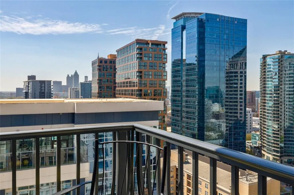 195 14th Street Ne Unit Ph206, Atlanta, Georgia 30309, 2 Bedrooms Bedrooms, ,2 BathroomsBathrooms,Residential,For Sale,195 14th Street Ne Unit Ph206,7553323