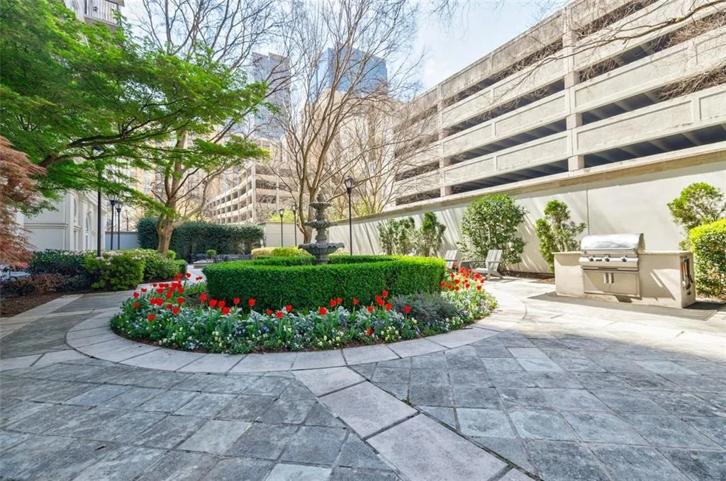 195 14th Street Ne Unit Ph206, Atlanta, Georgia 30309, 2 Bedrooms Bedrooms, ,2 BathroomsBathrooms,Residential,For Sale,195 14th Street Ne Unit Ph206,7553323