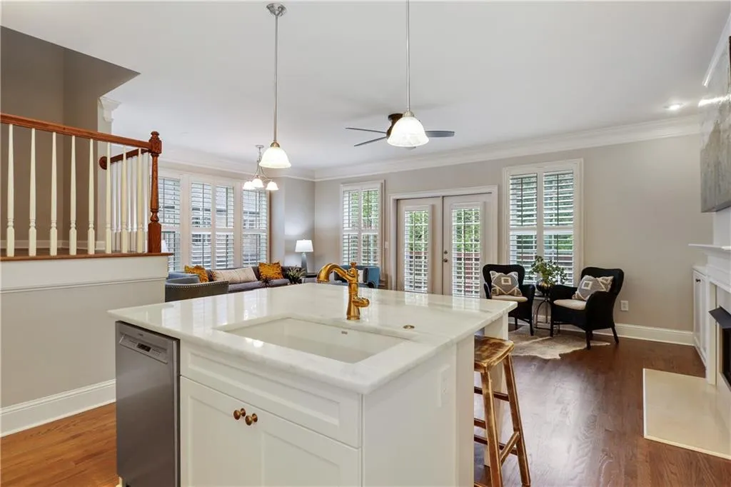 64 High Top Point, Sandy Springs, Georgia 30328, 3 Bedrooms Bedrooms, ,3 BathroomsBathrooms,Residential,Sold,64 High Top Point,6765586