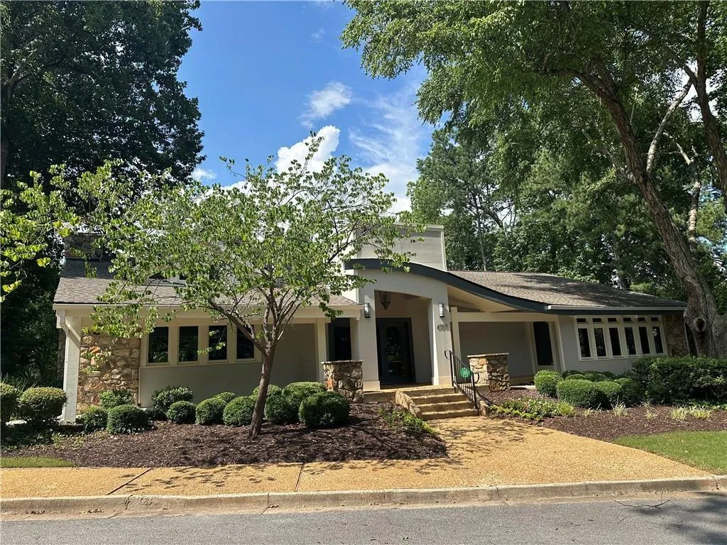 41 Basswood Circle, Sandy Springs, Georgia 30328, 4 Bedrooms Bedrooms, ,3 BathroomsBathrooms,Residential,For Sale,41 Basswood Circle,7637075