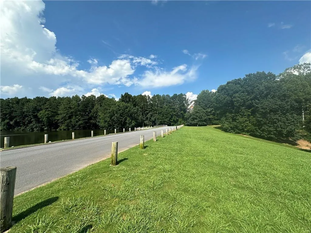 41 Basswood Circle, Sandy Springs, Georgia 30328, 4 Bedrooms Bedrooms, ,3 BathroomsBathrooms,Residential,For Sale,41 Basswood Circle,7637075