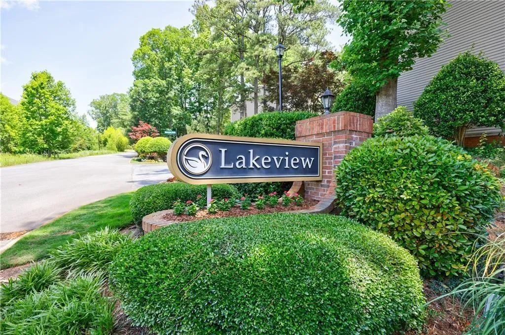 41 Basswood Circle, Sandy Springs, Georgia 30328, 4 Bedrooms Bedrooms, ,3 BathroomsBathrooms,Residential,For Sale,41 Basswood Circle,7637075