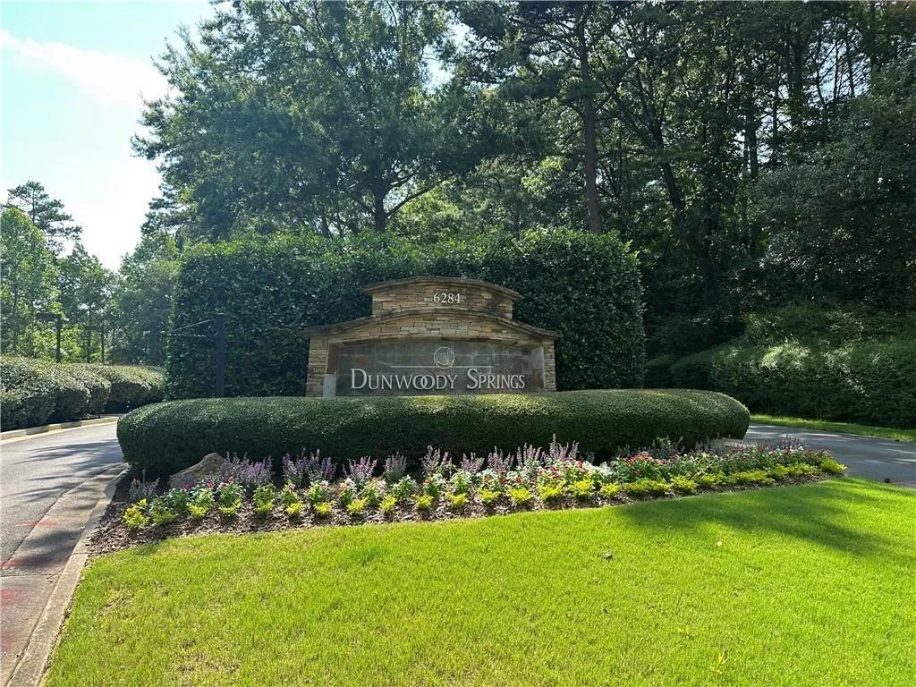 41 Basswood Circle, Sandy Springs, Georgia 30328, 4 Bedrooms Bedrooms, ,3 BathroomsBathrooms,Residential,For Sale,41 Basswood Circle,7637075
