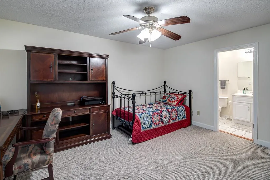 2015 Wingate Way Unit 2015, Sandy Springs, Georgia 30350, 2 Bedrooms Bedrooms, ,2 BathroomsBathrooms,Residential,Sold,2015 Wingate Way Unit 2015,5950140