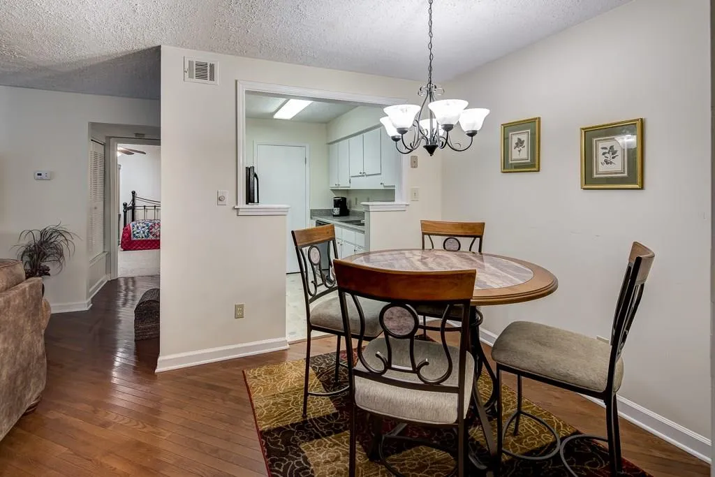 2015 Wingate Way Unit 2015, Sandy Springs, Georgia 30350, 2 Bedrooms Bedrooms, ,2 BathroomsBathrooms,Residential,Sold,2015 Wingate Way Unit 2015,5950140