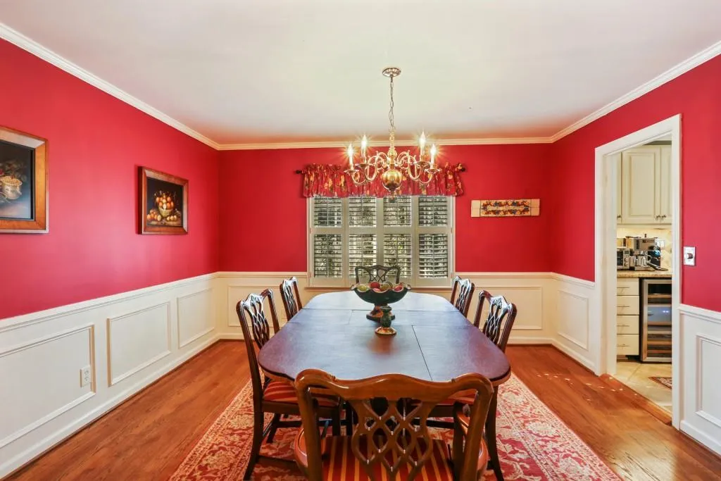 230 Glencourtney Drive, Sandy Springs, Georgia 30328, 5 Bedrooms Bedrooms, ,3 BathroomsBathrooms,Residential,Sold,230 Glencourtney Drive,6626490