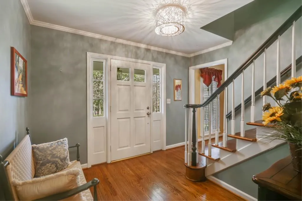 230 Glencourtney Drive, Sandy Springs, Georgia 30328, 5 Bedrooms Bedrooms, ,3 BathroomsBathrooms,Residential,Sold,230 Glencourtney Drive,6626490