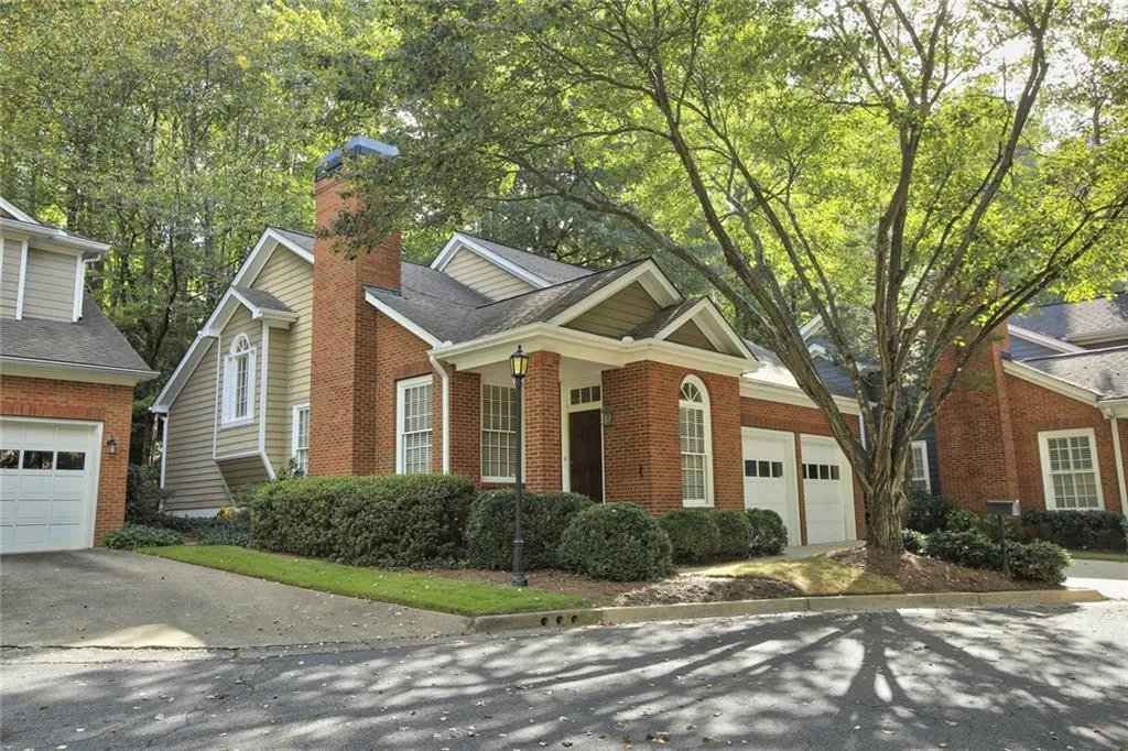 7 Bohler Mews Nw, Atlanta, Georgia 30327, 2 Bedrooms Bedrooms, ,2 BathroomsBathrooms,Residential,Sold,7 Bohler Mews Nw,5765815
