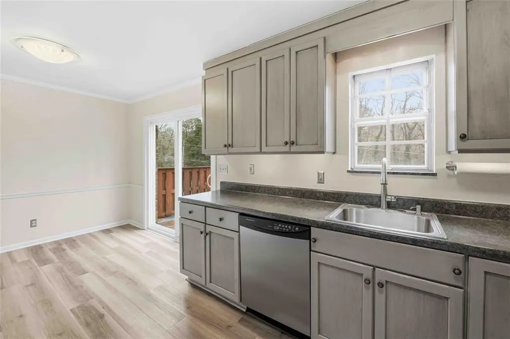 5506 Kingsport Drive, Atlanta, Georgia 30342, 2 Bedrooms Bedrooms, 0 ,1 BathroomBathrooms,Residential,For Sale,5506 Kingsport Drive,7831394