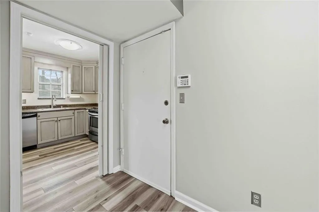 5506 Kingsport Drive, Atlanta, Georgia 30342, 2 Bedrooms Bedrooms, 0 ,1 BathroomBathrooms,Residential,For Sale,5506 Kingsport Drive,7831394