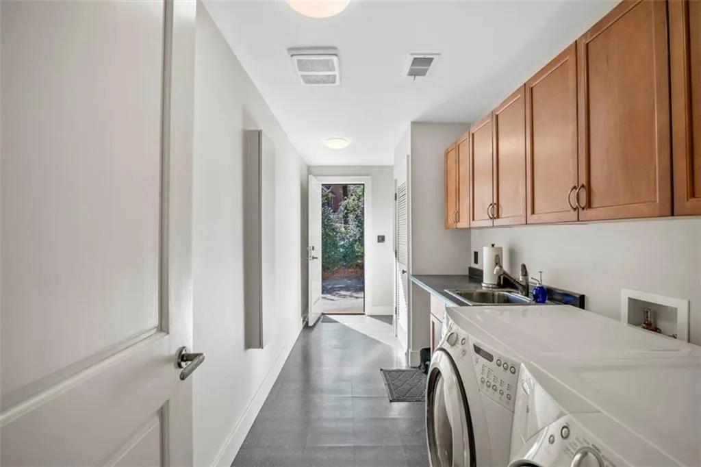 6500 River Chase Circle Nw, Sandy Springs, Georgia 30328, 4 Bedrooms Bedrooms, ,3 BathroomsBathrooms,Residential,Sold,6500 River Chase Circle Nw,7000489