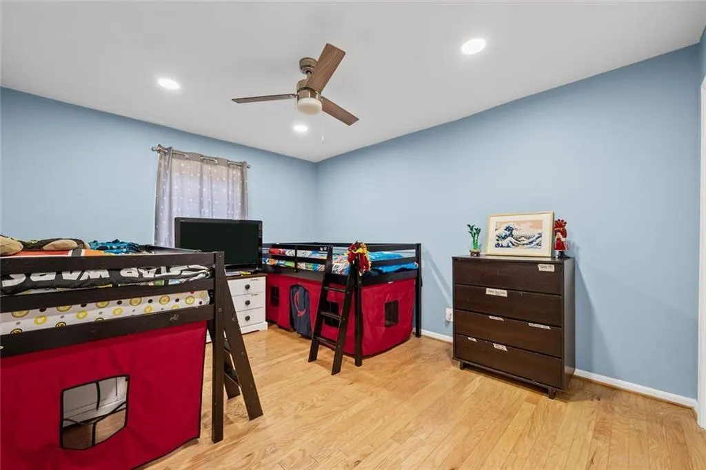 6851 Roswell Road Unit E-4, Atlanta, Georgia 30328, 3 Bedrooms Bedrooms, ,2 BathroomsBathrooms,Residential,For Sale,6851 Roswell Road Unit E-4,7624461