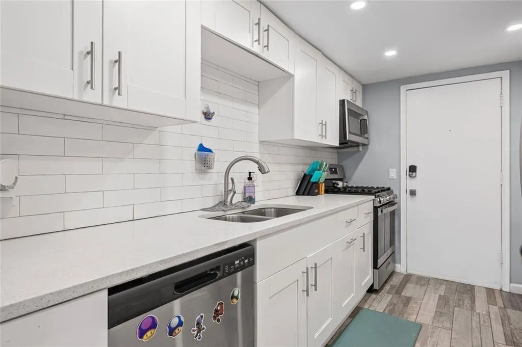 6851 Roswell Road Unit E-4, Atlanta, Georgia 30328, 3 Bedrooms Bedrooms, ,2 BathroomsBathrooms,Residential,For Sale,6851 Roswell Road Unit E-4,7624461