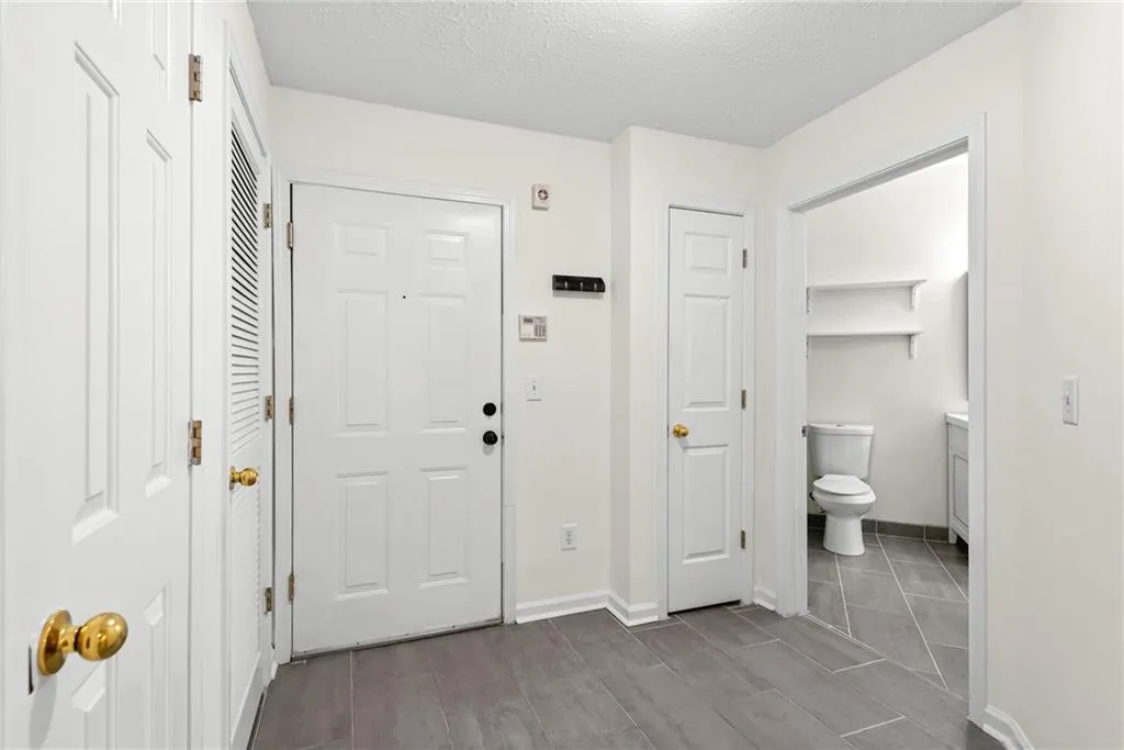 5559 Glenridge Drive Unit 1109, Sandy Springs, Georgia 30342, 2 Bedrooms Bedrooms, ,2 BathroomsBathrooms,Residential,Sold,5559 Glenridge Drive Unit 1109,7207660