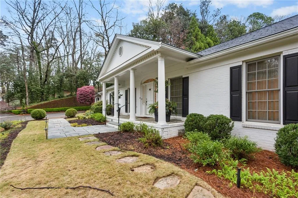 3647 Cloudland Drive Nw, Atlanta, Georgia 30327, 5 Bedrooms Bedrooms, 0 ,4 BathroomsBathrooms,Residential,For Sale,3647 Cloudland Drive Nw,7729365