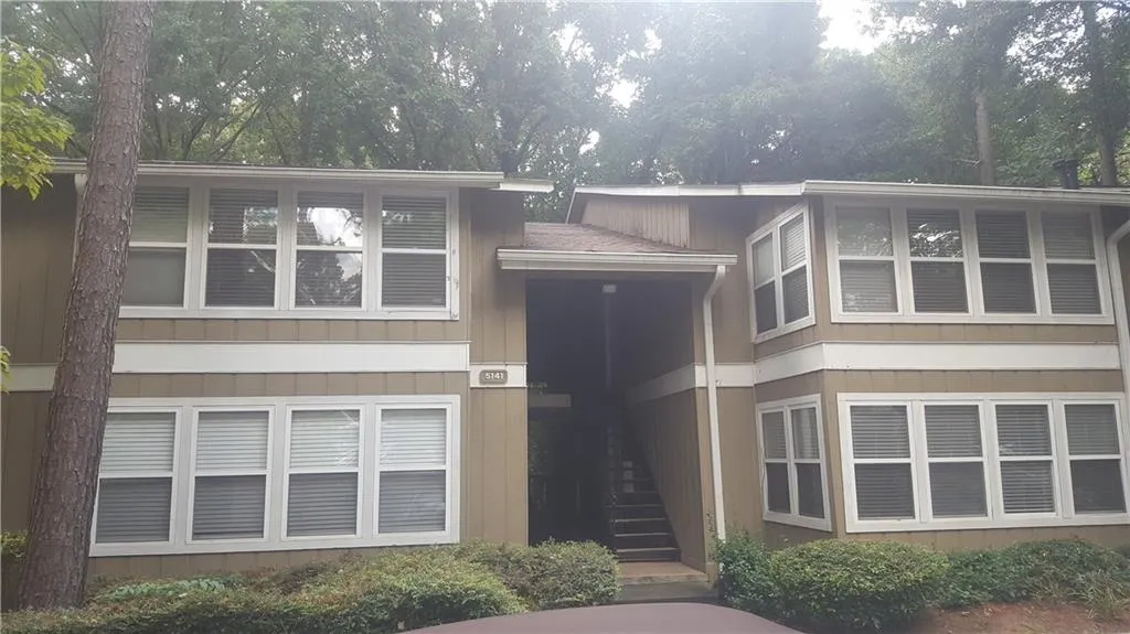 5141 Roswell Road Unit 4, Sandy Springs, Georgia 30342, 2 Bedrooms Bedrooms, ,1 BathroomBathrooms,Residential,Sold,5141 Roswell Road Unit 4,6072701