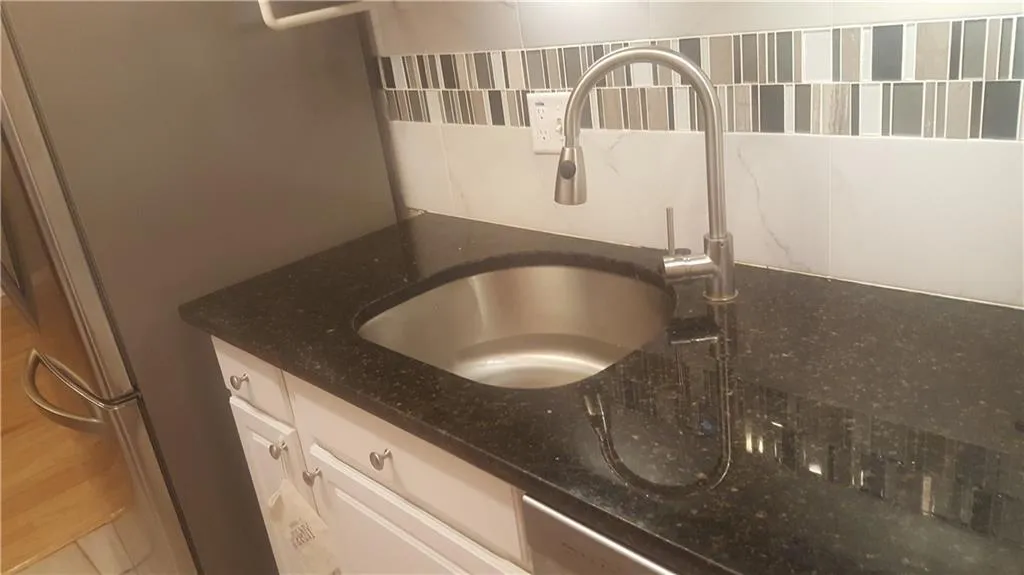 5141 Roswell Road Unit 4, Sandy Springs, Georgia 30342, 2 Bedrooms Bedrooms, ,1 BathroomBathrooms,Residential,Sold,5141 Roswell Road Unit 4,6072701