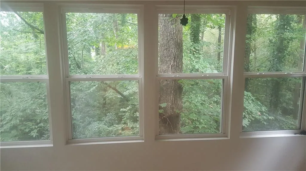 5141 Roswell Road Unit 4, Sandy Springs, Georgia 30342, 2 Bedrooms Bedrooms, ,1 BathroomBathrooms,Residential,Sold,5141 Roswell Road Unit 4,6072701