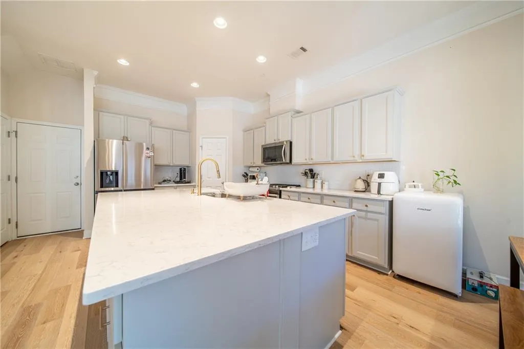 103 Newcomb Court, Atlanta, Georgia 30328, 3 Bedrooms Bedrooms, ,3 BathroomsBathrooms,Residential,Sold,103 Newcomb Court,7191926