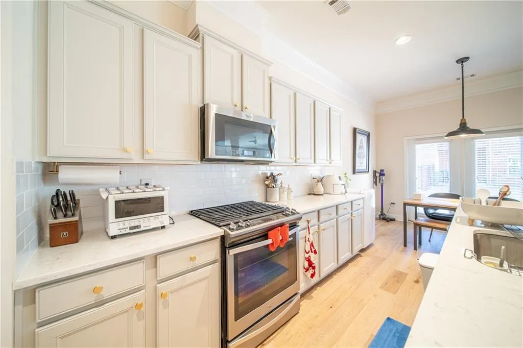 103 Newcomb Court, Atlanta, Georgia 30328, 3 Bedrooms Bedrooms, ,3 BathroomsBathrooms,Residential,Sold,103 Newcomb Court,7191926