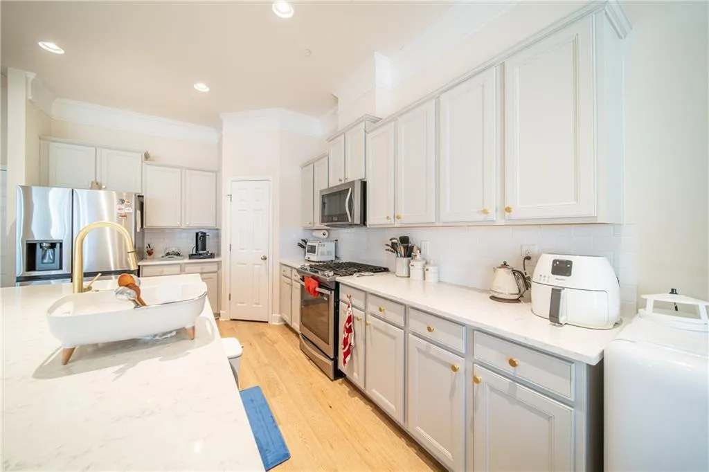 103 Newcomb Court, Atlanta, Georgia 30328, 3 Bedrooms Bedrooms, ,3 BathroomsBathrooms,Residential,Sold,103 Newcomb Court,7191926