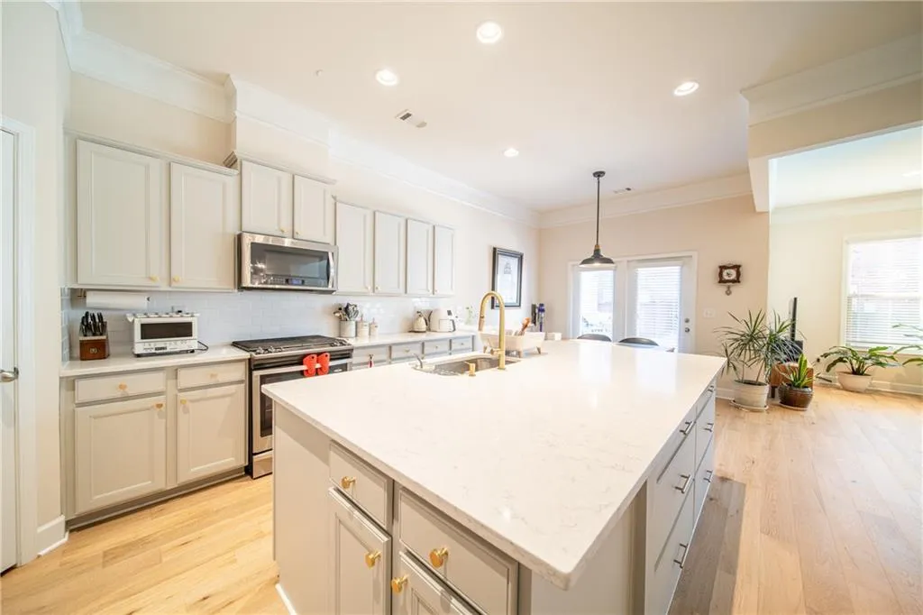 103 Newcomb Court, Atlanta, Georgia 30328, 3 Bedrooms Bedrooms, ,3 BathroomsBathrooms,Residential,Sold,103 Newcomb Court,7191926