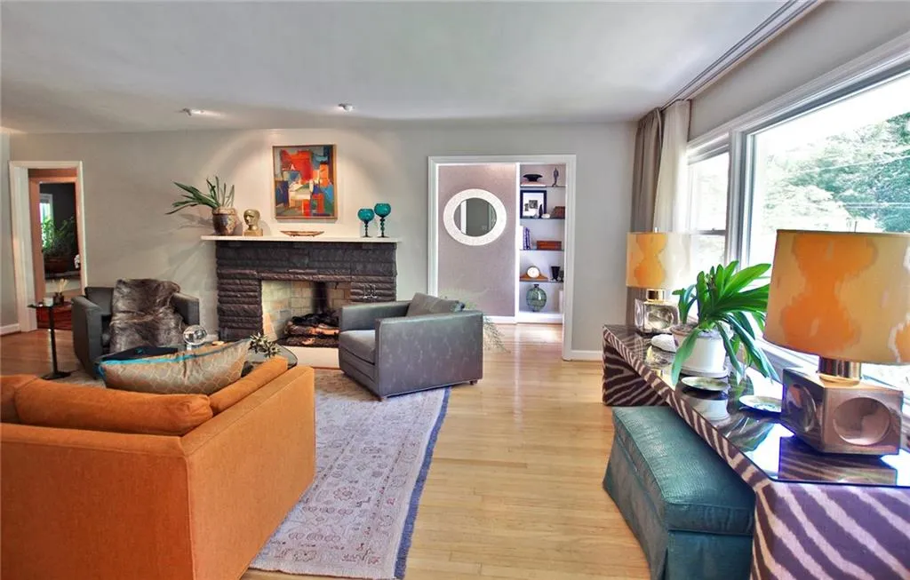 1296 Brook Forest Drive Ne, Atlanta, Georgia 30324, 3 Bedrooms Bedrooms, ,2 BathroomsBathrooms,Residential,Sold,1296 Brook Forest Drive Ne,5838374