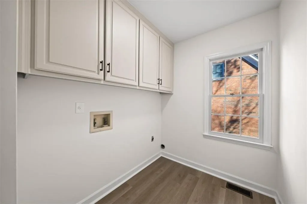 Laundry room on main