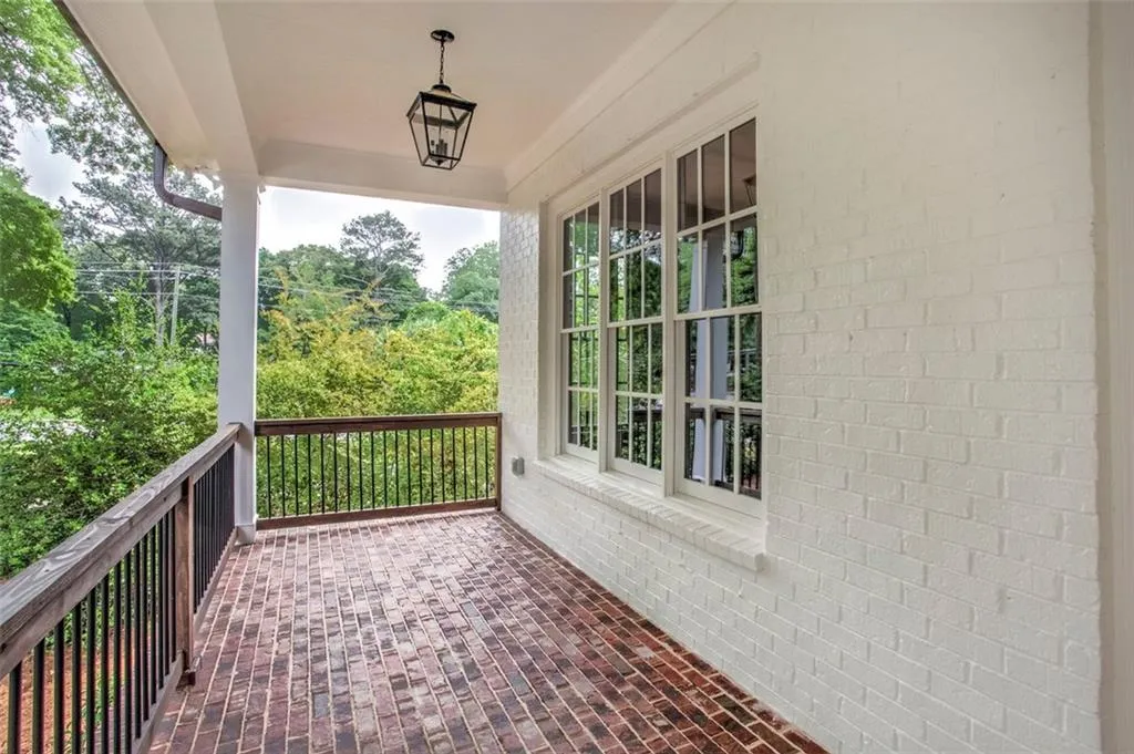 2566 Ashford Road Ne, Brookhaven, Georgia 30319, 5 Bedrooms Bedrooms, ,4 BathroomsBathrooms,Residential,Sold,2566 Ashford Road Ne,6011800